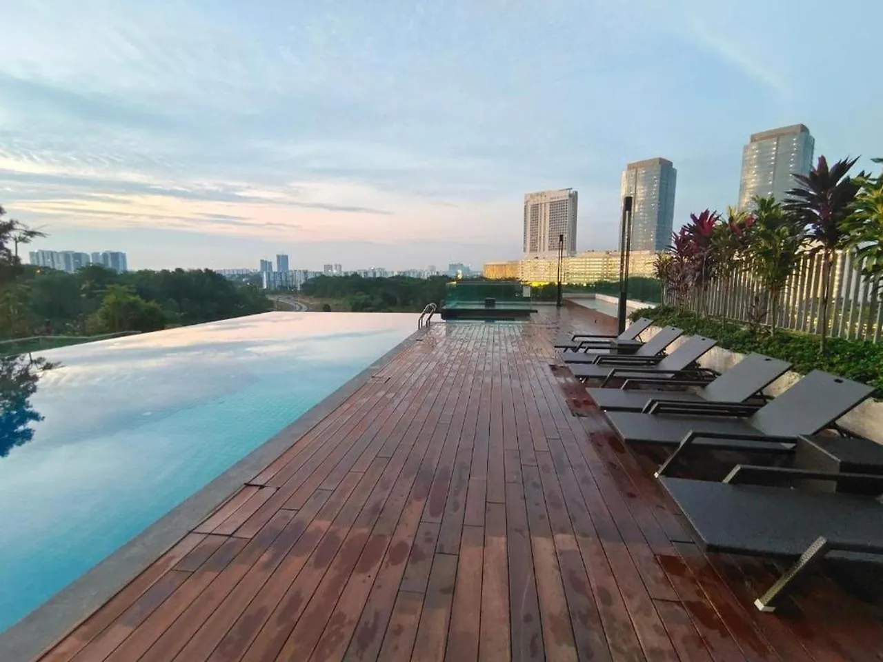 Mid Valley Southkey Mosaic 2Br With Wifi 5-7Pax Johor Bahru